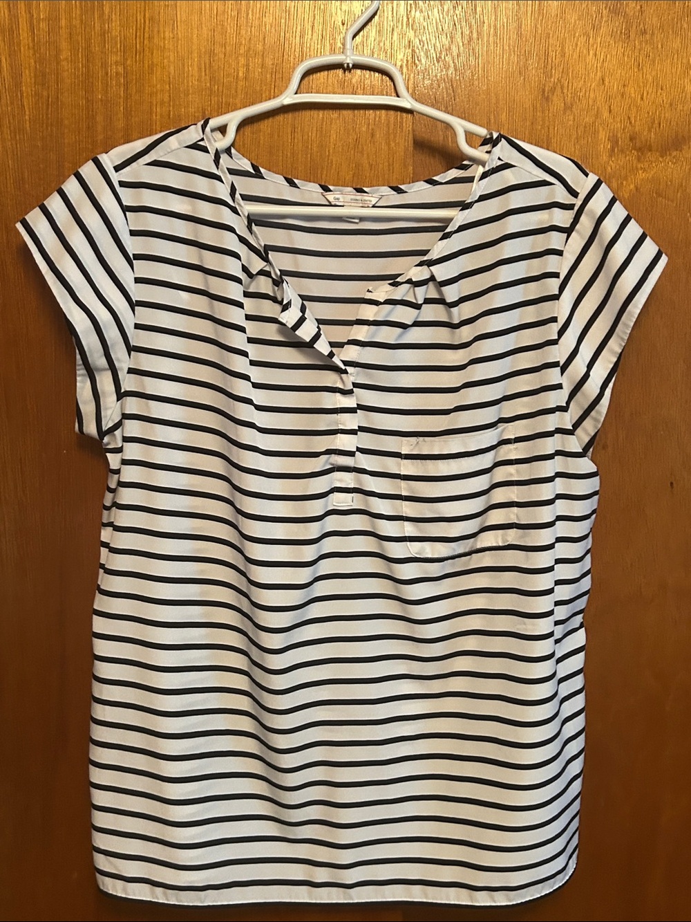 GAP White and Navy Striped Short Sleeve Top